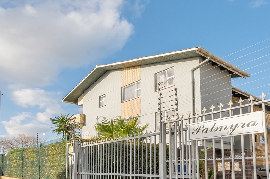 2 Bedroom Property for Sale in Heathfield Western Cape
